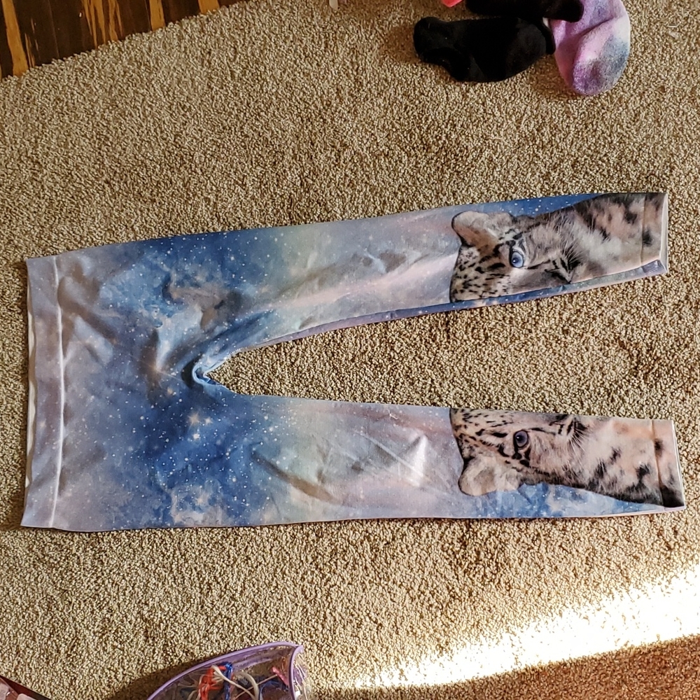 Snow leopard leggings